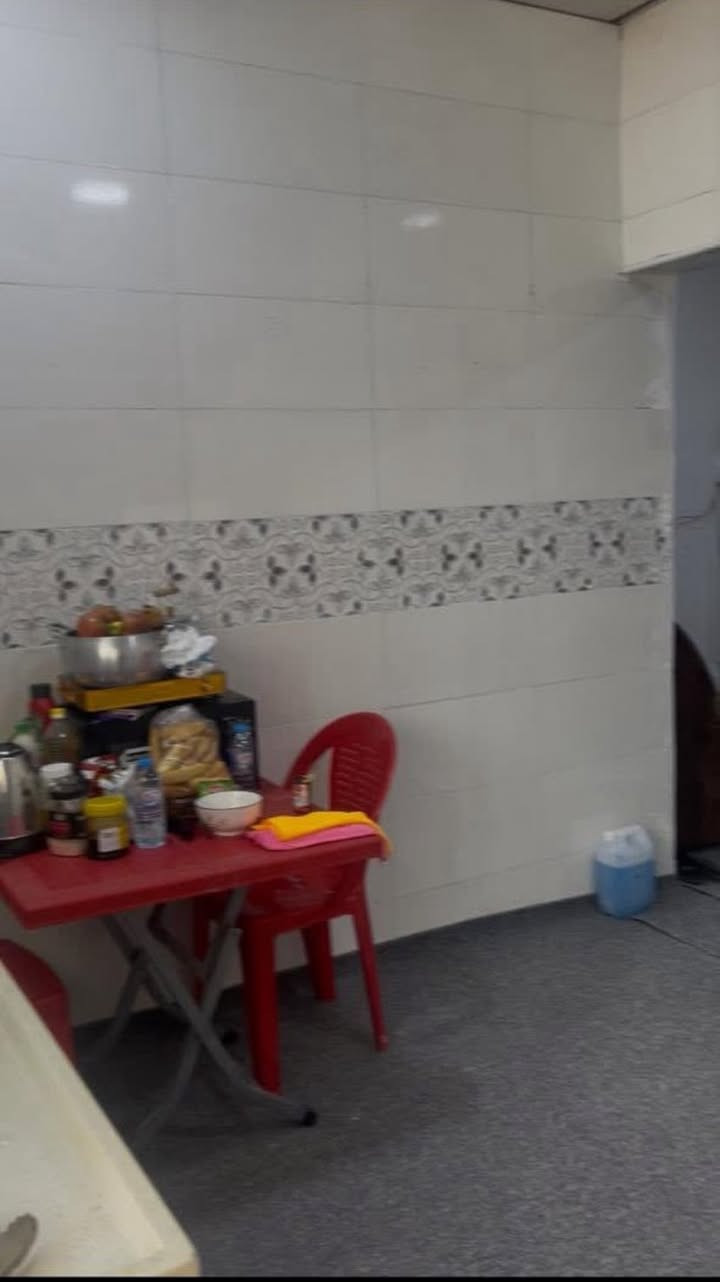 بيت للإيجار الجزيرة الريان قرب محطه بنزين الجديده 100 متر
غرفتين وصالة ومطبخ وديوانية وصحيات
خارجية وداخلية 
 البيت فارغ 
الايجار 350 او قـابل للتفاوض
للاستفسار ***********
