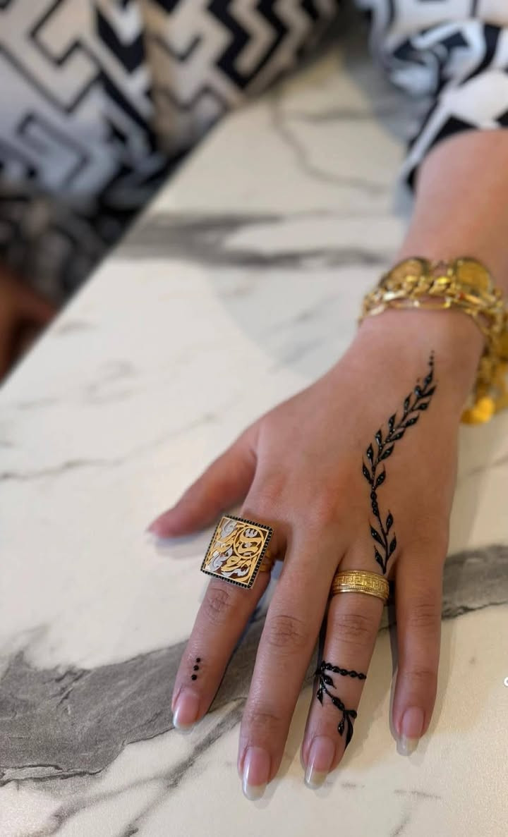 ✨دزاينات حنة للعيد ✨
يوجد لدينا نقش وطبع


**إذا كنت صاحب هذا الإعلان وتريد حذفه لأي سبب، رجاءا أرسل رسالة إلى الدعم الفني**