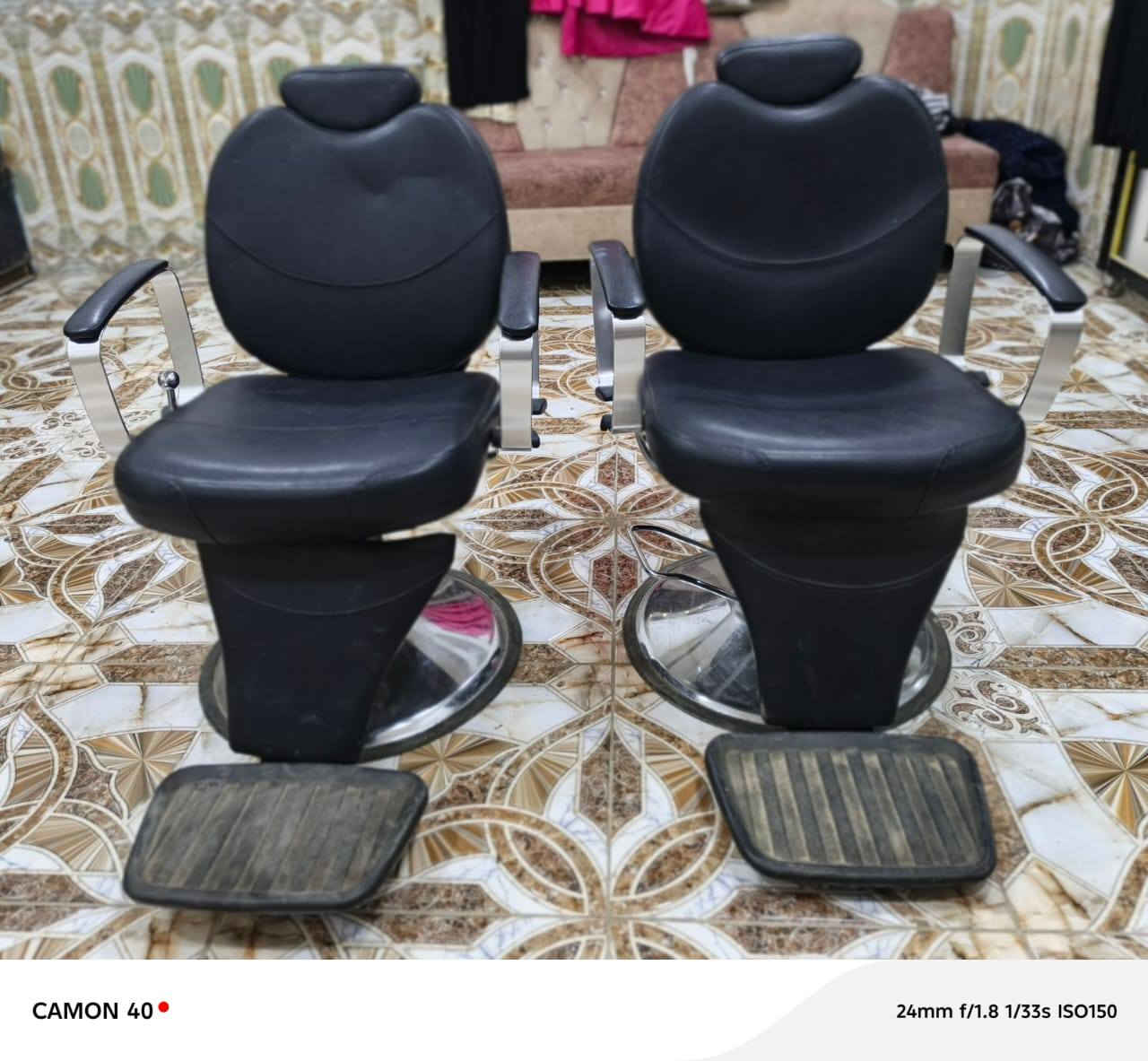 اللهم صلِّ على محمد وآل محمد اغراض صالون كامله البيع  معه كامرات ثنين وبلازمه السعر  مليون ونص وبيهن مجال  تواصل واتساب  *********** الغراض كلهن سوه ماتبيع مفرد  وعندي اغراض حلاقه رجالي العنوان البصره ابو الخصيب
