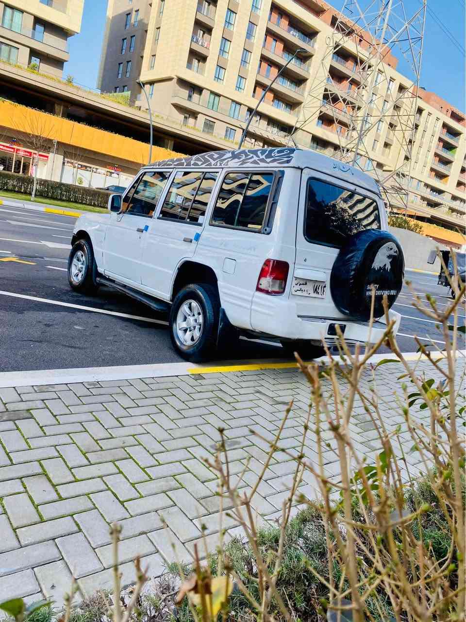 بەناوی خـوای گـەورە                     نرخ 29$مـەجاێکی کەم
گــالـۆبـەر مــاشــالڵە نـــمــونە لە جـوانی وپــاکی❤
گـــێــڕو مــە کــینـه زۆر پـــاک بەشەرت🧿 بـــــەخـــاخ
مـــۆدیل 2001 بــەس ماشالڵەی ئــەوێ نـمونەیە
ئــاڕمـی پــلاسـتـیـک سلێمانی 👌ئـاڕم ئـەولـیـات بەشەرت
 💙دەبـــڵ عەکسل بەشەرت 4‌×4 قورس و سوک💙
ەمــــاشــالڵە زۆر بـــەقــوتە🍁 تــەەقەوڕەقەی نی
هەیکەلی نــمــوونە ناوی زۆر جوان
پـــێش ودوای کــەپس سـەقف وشــانی وەک بــیــلاد🧿
بـــەرگــەدرگــاو نــاوی زۆر جـوان هــەیکەلی نمــونـە💚
کــارەبــایی گـشــت گــیـانی مـــەزبــوتە قـفڵ مەرکەزی
ســـێ ڕیــز کــوشن  تەبرید مەرکەزی  ئاوێنە کارەبا
لایــت  فــڵچە  ئـیشارەت  پــاوەر چــوارجام کارەبا
کوشن وگاعی تازە بــرێک بزمــار👌 مــەکینە بــەخــاخ
جــامـی دواوەی هــیتـەر ..قـفڵ مـــەرکــەزی  ئـاوێنە کارەبا
بـــلـوتـوز AUX CD. زۆر بــێ مـــەســرەفە
***********     *********** السليمانية, العراق
