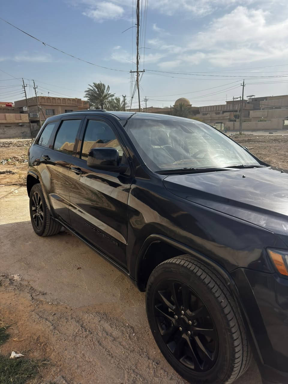 جيب جراند شيروكي 2019 بلاك اديشن
اسود فول مواصفات 
فتحه 
كشنات تدفئه تبريد
تبريد ستيرن
جلد 
وضعيات قياده
صندوق كهرباء 
مواصفات لاريدو 
 رقم بغداد انكليزي 
بيها جاملغ يمنه ويسره صبخ والخلفي صبخ 
مكينه تجفيت وراجعه 14 ع ايدي 
كير مبدل وكاله جديد وبي ضمان
كاردن جديد 
السياره كلش حلوه ونظيفه واني عمرتها ع ايدي كلها 
ماشيه 160 كيلو قابل للزياده
بيع او مراوس
السعر 190 مجالها قليل

متوفر واتساب فقط
***********
