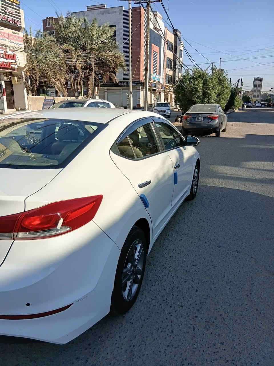 السلام عليكم
النترا موديل 18 خليجي فول عدا البصمه 
ماشيه 120 رقم بغداد تحويل ثاني يوم 
العنوان بغداد الكريعات 
*********** واتس 
السعر 134 قفل
السونار مرفق مع الصور
