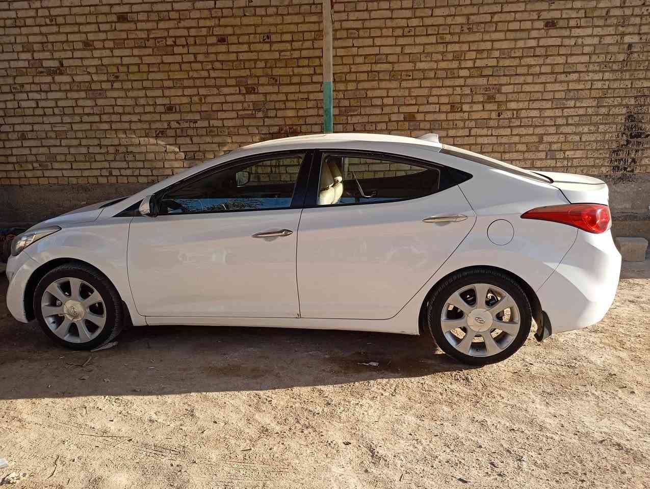 السلام عليكم للبيع او مراوس النتره 2014 خليجي رقم بغداد هزه جديده ، فول  فتحه محرك 1800 
بيه كارت باالجاملغ الكدام وبنيد صبغ فقط بدون دواخل ومكينه بيه بخار الباقي مكفول من كلشي  جاهزه  وبلخير ع ياخذها
 السعر110بيهه مجال  ‏‪***********‬‏
