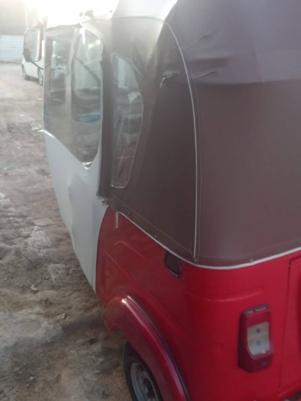 سلام عليكم تكتك موديل 22 شهر  10 رقم وتحويل ب8 وبيها مجال المكان البياع رقمي ***********
