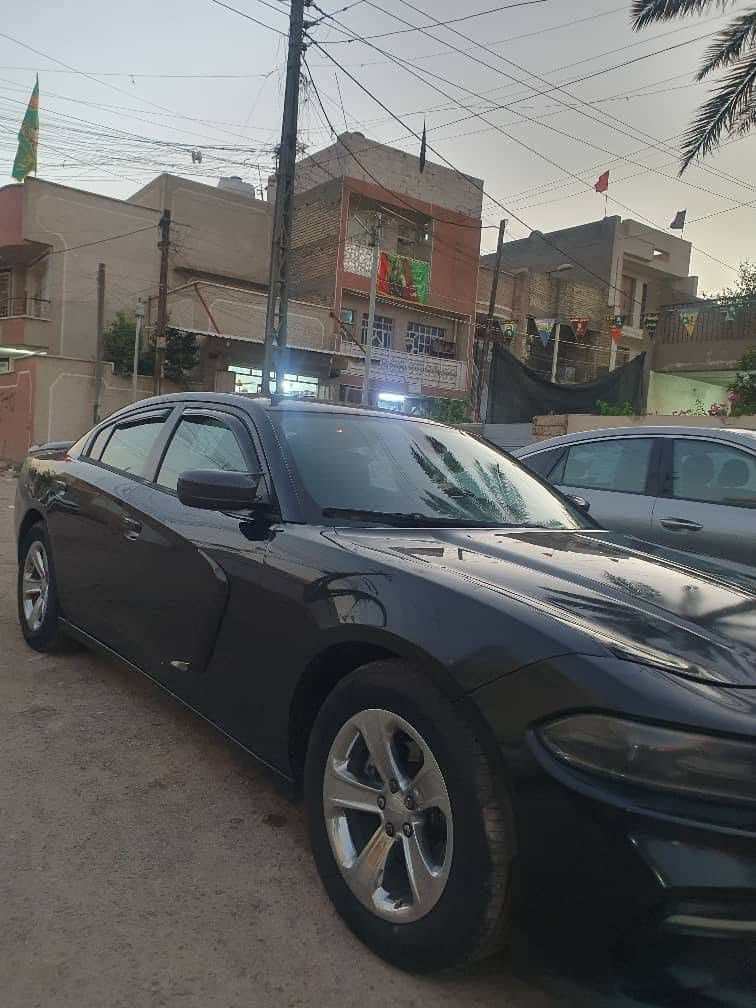 جارجر موديل 16 أصل رقم أربيل وارد كندي مابيهه ضربه فقط صبغ جاملغ وبنيد بدون ضربه جاملغ كلير أمامي ***********
