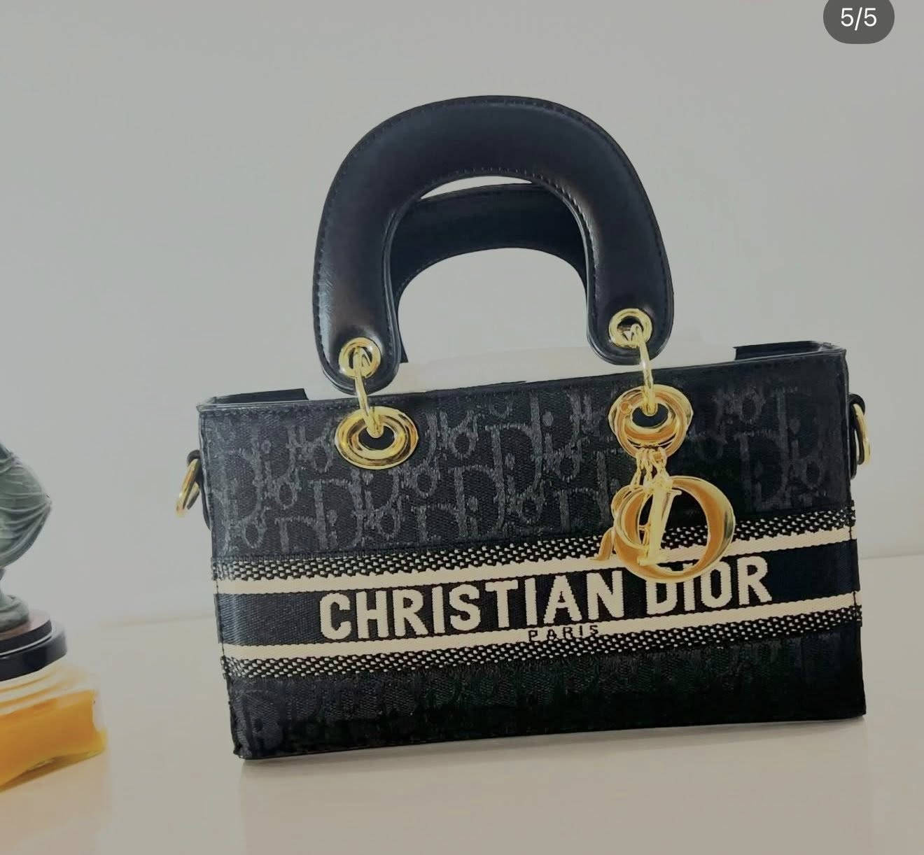 مرحبا عندي شلعه بسعر جمله عبايات خليجبه
عندي جنط ماستر كوالتي هم شلعه


**إذا كنت صاحب هذا الإعلان وتريد حذفه لأي سبب، رجاءا أرسل رسالة إلى الدعم الفني**