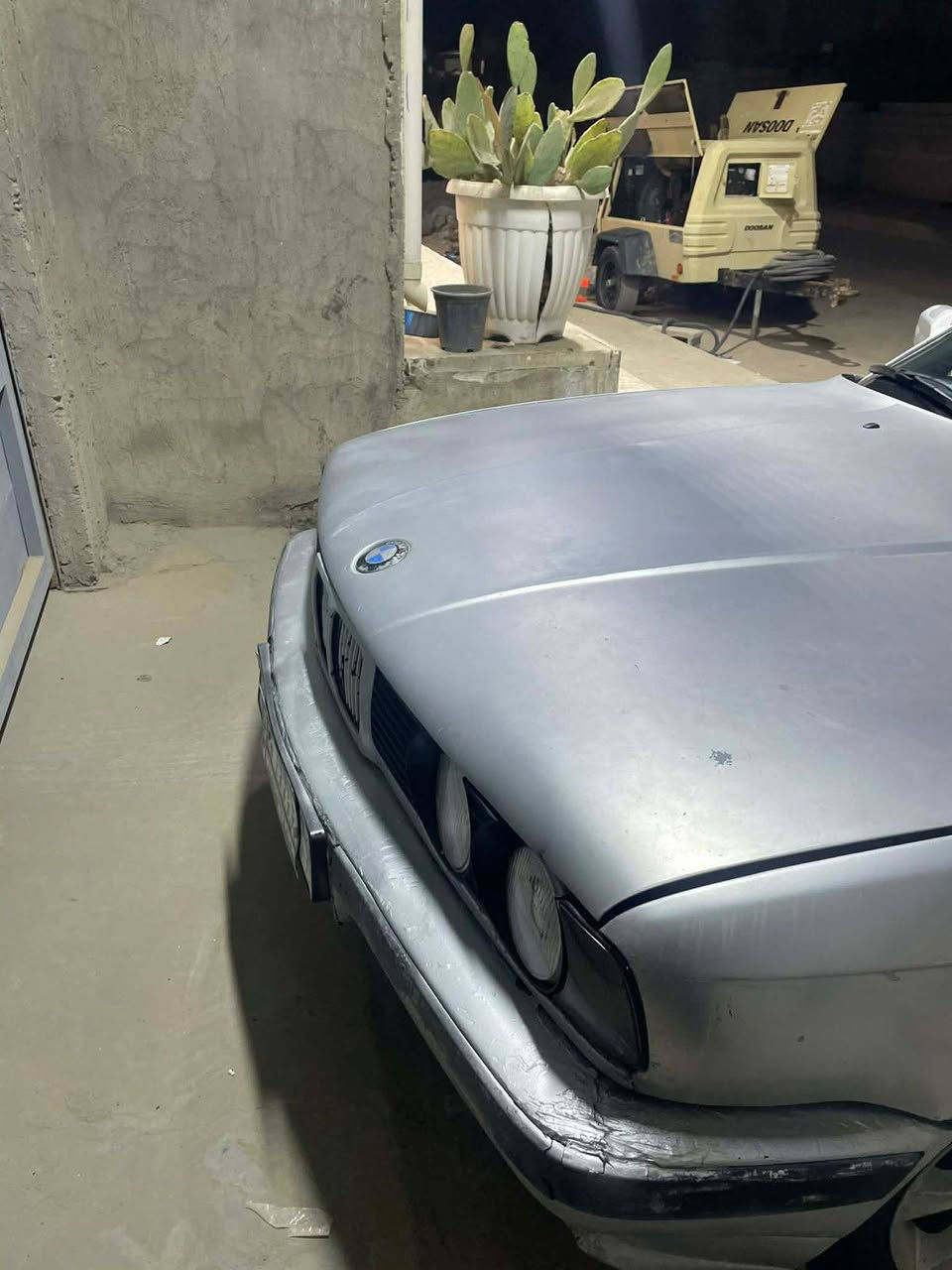 السلام عليكم bmw استيشن 520 مسكر كير عادي رقم بغداد انكليزي باسمي سعر 42 بيع او مراوس ***********
