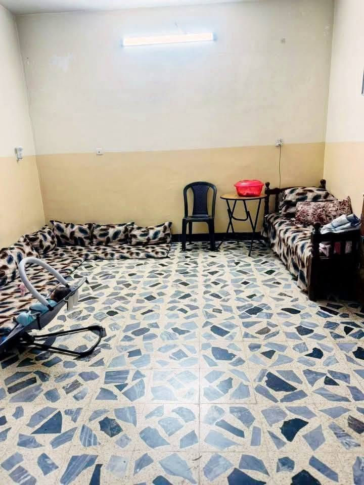 #سعرمناسب
بيت للبيع حي الانتصار شارع 60 جهه الميثاق مقابيل المستوصف مساحه 200 متر سند ملك صرف طاب الزهور شرط التحويل تبليط وخدمات كامله يتكون من غرفتين وهول استقبال ومطبخ ومشتملات وبيتونه فول فول الاستفسار مكتب ابو صفوان العقار 🏢 السعر 💵💴 105 مليون وبي مجال لتواصل 📞
*********** وتساب☎️ 
*********** وتساب☎️
