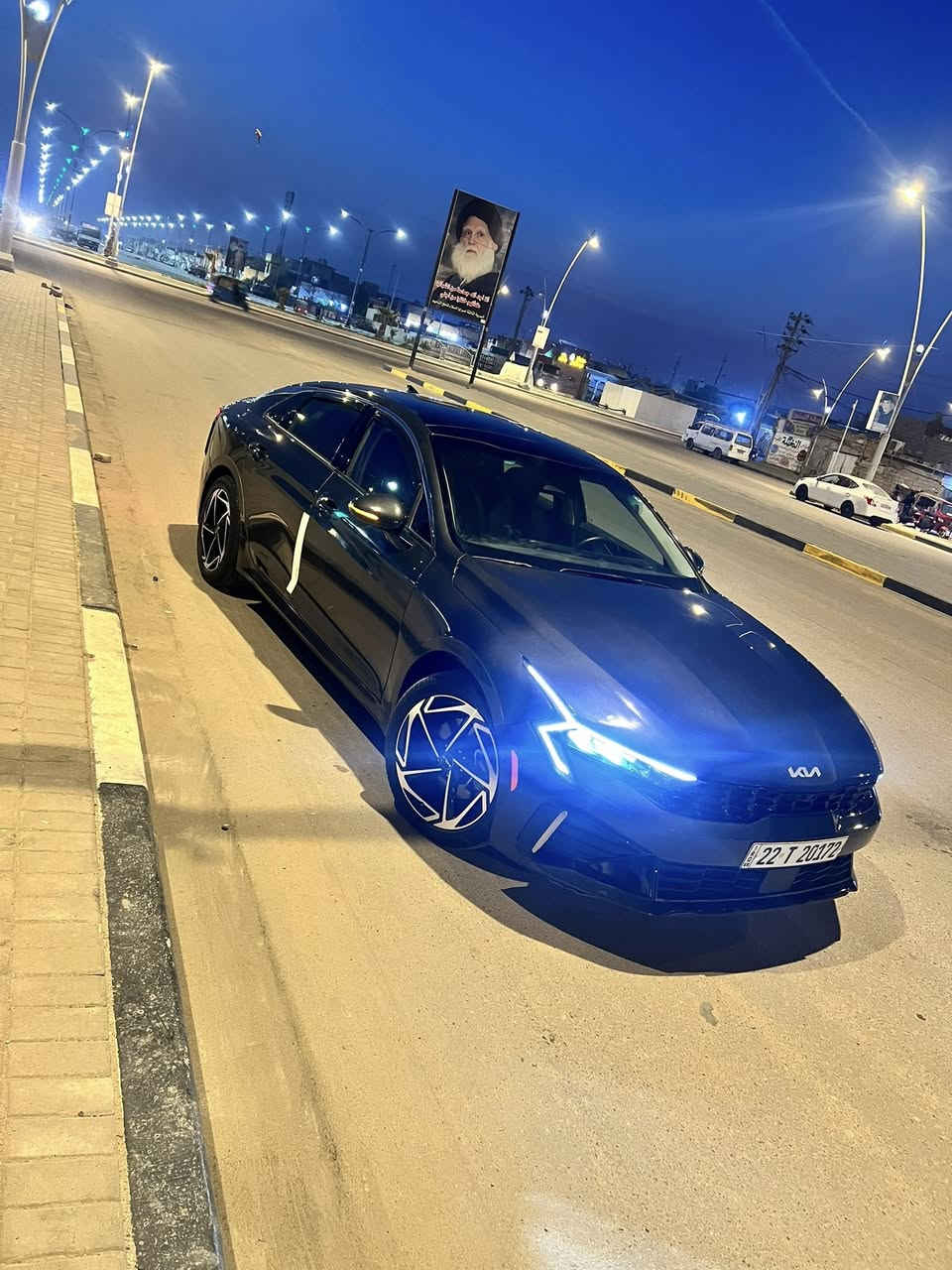 دخول جديد مرقم ومصلح جاهزه
كي فايف مديل 2025زيرو رقم أربيل 
ماشيه 3 الاف ميل
مواصفات اي اكس فوووول 
اللون مميز 
دخول جديد مرقم اربيل 
مواصفات 
بصمه
كشنات تدفئة 
شحن هاتف لاسلكي 
قياده ذاتيه ؏ الخطوط السريعه
هاند بريك بصمه
تشغيل عن بعد 
مثبت سرعه 
نضام ABS
مانع انزلاق حساس أطارات 
بك لايت ليد
شاشة
كامره دوارة
رادار جانبيه
مراقبة النقطة العمياء
رادار الخطوط البيضاء 
كشنات جلد
كشن السائق كهرباء
لايتات ‏3 عدسات
نضام قياده أيكو + سبورت +سمارت +نورمال
بلوتوث + aux + usb
فول تحكم ستيرن
كير أوتو + عادي
ستيرن حرف. Led D +  زينون
توقف ذاتي عند الرجوع
صندوك بصمه
‏AUTO HOLD
تصميم خارجي رياضي
نظام الملاحة
مصابيح خلفية LED
مصابيح ضباب LED
لاسلكي Android Auto 
الحادث كلش حلو بدون دواخل 
صبغ قطعتين باب وجاملغ 

السعرصدمه وبلاش 190 وبي  مجال للاستفسار الاتصال
***********
مكان البصره دور الشرطه
