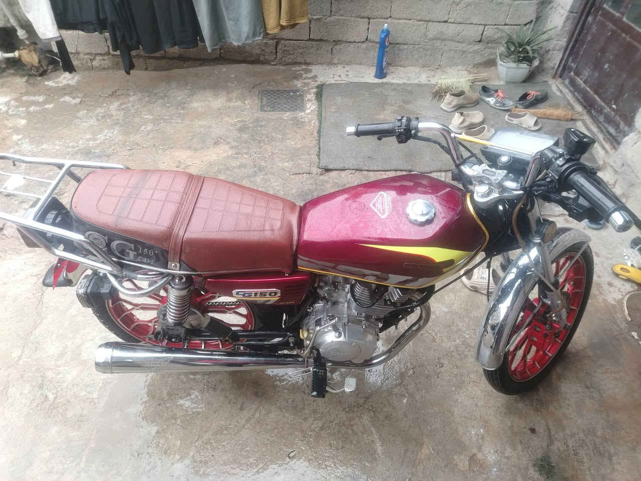 دراجة البيع مديل ٢٤مجود منفيز سعر ٦٠٠ وبيهة مجال ***********
