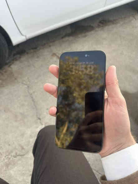 سلام عليكم 
للبيع ايفون 14 برو ماكس 
ذاكره 256 
دبل سيم 
نموذج M/za 
معا كارتونو فقط
مستبدل بطاريه اصليه شرط وضهر اصلي 
بطاريه 100 
لون اسود 
السعر 825 وبي مجال وشرط ب سعر ال 13 
للاتصال او المراسله واتساب قليل متواجد فيس
***********
