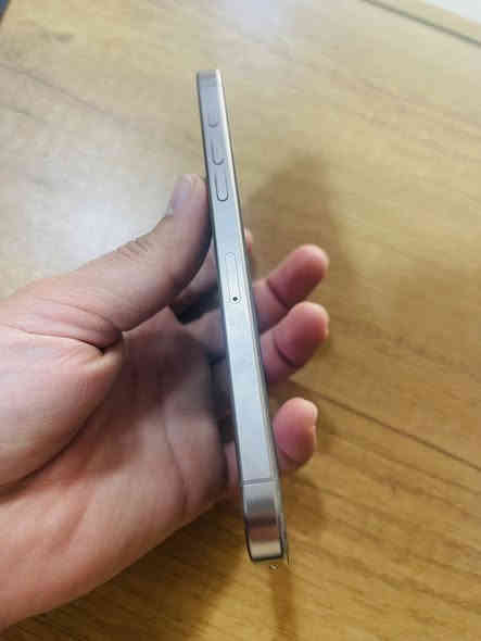 15 برو ماكس ذاكره 256 بطاريه 89 نضافه 100 
مكفول فقط كارتون مو مالته سعره 1100 
نجف حريه 
***********
