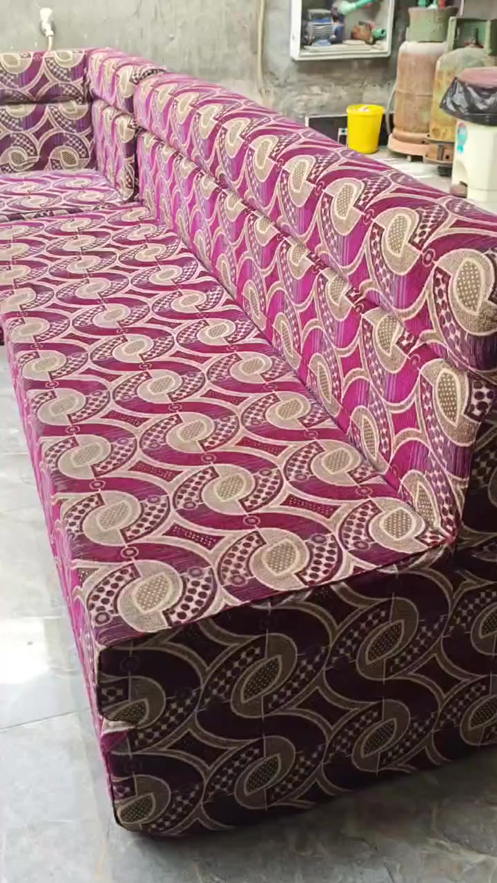 جلسه عربيه للبيع مساحتها 14 متر سعرها 200 الف دينار للاستفسار على الرقم *********** والعنوان التنومه الصالحيه .
