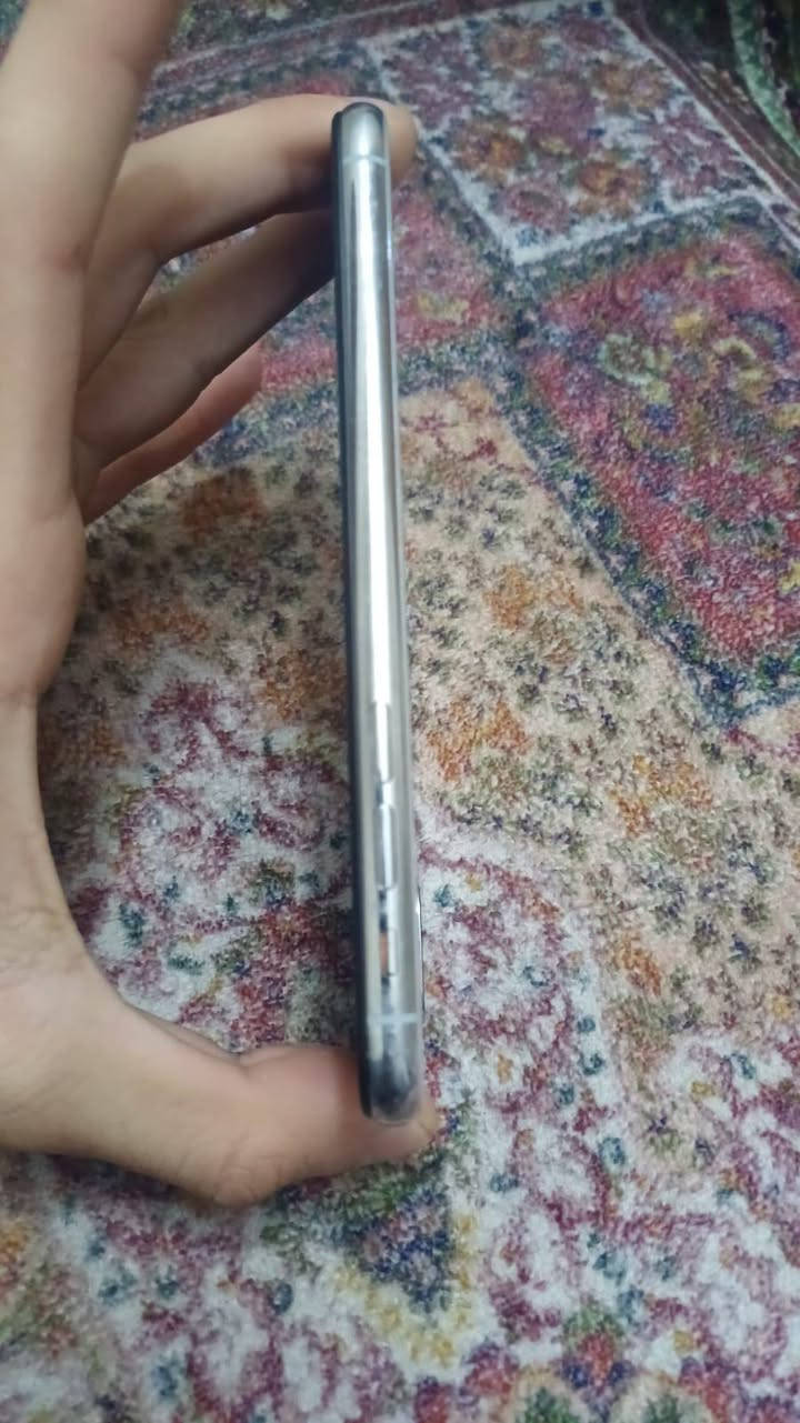 سلام عليكم تلفون ايفون اكس نضافه كدامكم 90% بطاريه 70 الله شاهد معوز واريد ابيعه كلشي شغال بي تفحصه قبل ما تاخذه 160 وبي مجال الجيه الرقم *********** واتس
