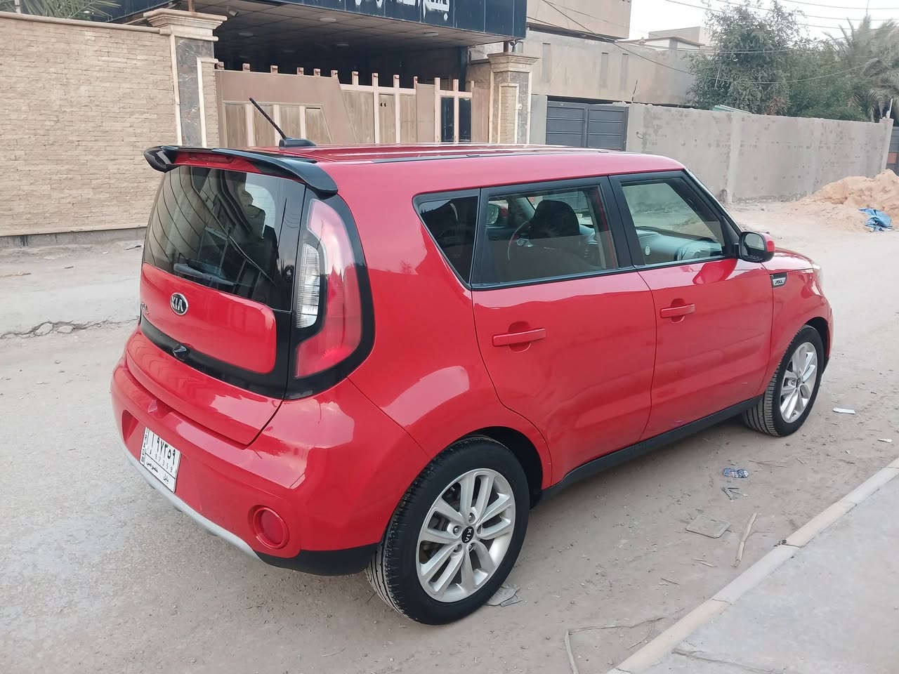 السلام عليكم للبيع كيا صول 2019 رقم بابل حادثها البنيد مصلح نفسه مقدار شبر والجاملغ الايمن مصبوغ فقط بدون دواخل ولاشاصي ولا ايرباك مكينه بلاديه مامفتوحه تبريد حداديه كلها جاهزه سياره جديده واحلى من الصور منظومه لايت وكشاف زينون السياره لاشخوط ولا اي شي ماشيه 70M السعر 136$ وبيها مجال بسيط مكاني بابل حي الزهراء الشراي يتصل ***********
