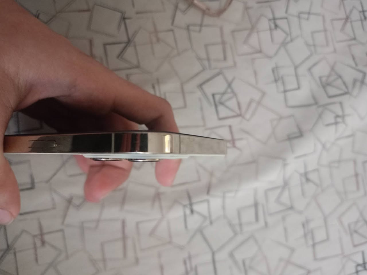 ايفون 12 برو ماكس
مبدل بطارية فقط 
بطارية 100 
شاشة مفطورة 
الفلاش ما يشتغل و دكمة التعلي ماتشتغل هم هاي الملاحظات البي فقط
ادفع سعر عجبني ابيعك والرزق على الله 
للاستفسار Mohamed Al-Hamdani 
او *********** بي واتساب هم
