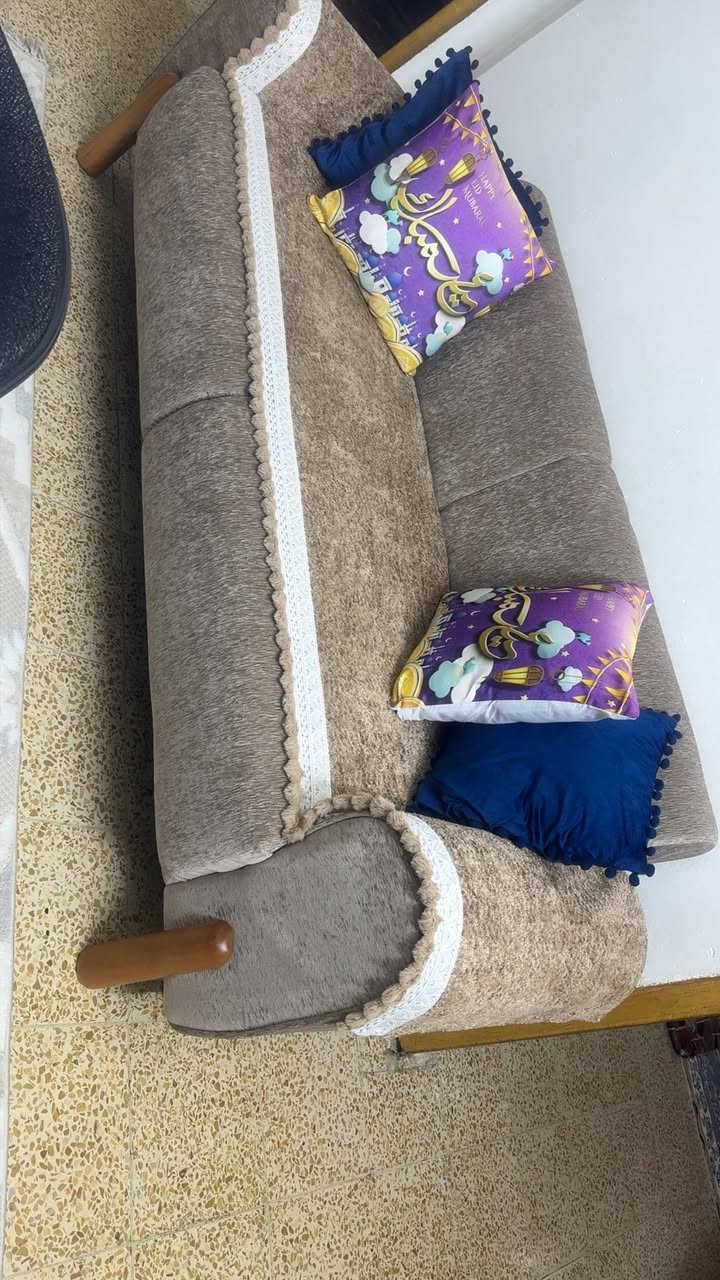 للبيع استعمال شهر نظافه ب١٠٠ ب١٠٠ نص تخم خمس مقاعد وميز طعام ب٦٠٠ المكان جميله شارع خيرالله


**إذا كنت صاحب هذا الإعلان وتريد حذفه لأي سبب، رجاءا أرسل رسالة إلى الدعم الفني**