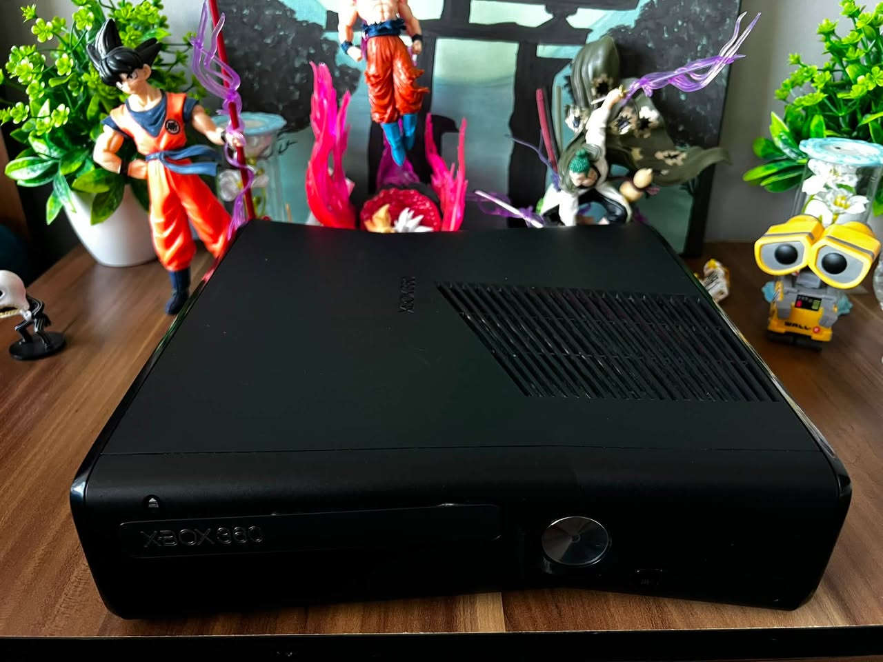 سلام عليكم 🫡
-XBOX 360 🎮

-تحتوي على اكثر من 140 لعبه داخل جهاز 🎮🔥

-العاب قوية (من ضمنهم بلاك أوبس III)

-نضافه 99% نضيف جدا واضح بصوره ✨

-مع جوستكين 🎮

-كيبلاته كامله 🌟

- جهاز جاهز شغل و العب 🔥

-السعر :- 120 وبي مجال للطيبين 💸

العنوان :- كركوك 📍

-متوفر توصيل كل محافظات العراق 🚚


**إذا كنت صاحب هذا الإعلان وتريد حذفه لأي سبب، رجاءا أرسل رسالة إلى الدعم الفني**