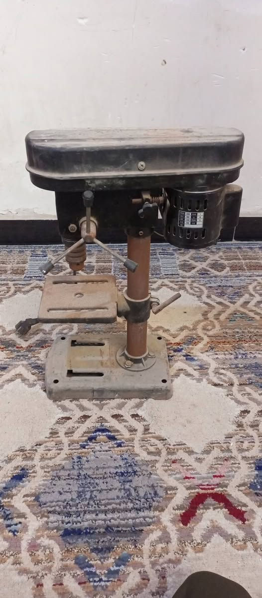 سلام عليكم اخوان عندي هاي دريل الثابت اشتريتهه ب125 الف اريد ابيعهه فحم 50 الف عيبه بس ماطور تعبان وماطورهه رخيص كلش اريد ابيعهه لان محتاج فلوسهه  وانه مامستعملهه مره وحده ف الي ايريدهه يجيني خاص وهذه رقمي مكاني البصره ابي الخصيب 
***********
