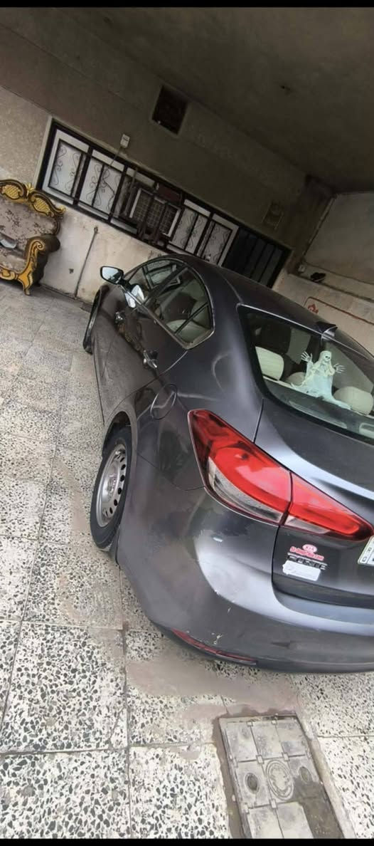 كيا فورتي 2018
فول مواصفات عده الفتحه
كشن تدفئه ستيرن تدفئه
بصمه شاشه كامره ٣ انضمه قياده
فول تحكم ستيرن 
محرك 2000
كير ايتي بلادي المرغوب
باسمي ارقام جديده وسنويه منتهيه عنوان بغداد الزعفرانية السعر 118بيها مجال ***********
