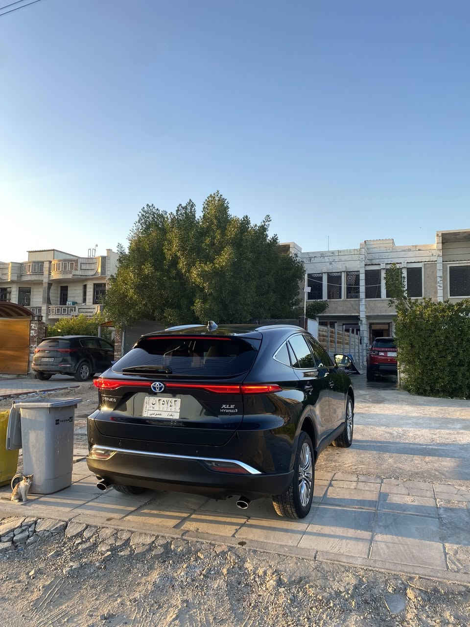 تويوتا فينزا ٢٠٢٢ هايبرد للبيع بسعر ٢١٥ وبيها مجال
السيارة محرك ٢.٥ هايبرد اربعة سلندر 
♦️وارد امريكي ضرر السيارة بنيد وجاملغ السكن تبديل وصبغ وجاملغ السائق فقط كلير نفسه الجاملغ الاصلي
الباقي كفالة 
السيارة ماشية ٤٤ الف ميل بحالة جدا ممتازة ومابيها اي نقص وكله محسن وكلش جديدة وترايها وين يعجبك 
تبريد ثلاجة معروف تبريد التويوتا 
مواصفات XLE معروفة 
كشنات جد وتدفئة كشنات
كشن كهرباء
جنطة كهرباء 
لايت ليد وحاجب نهاري وكشاف ليد
شاشة كبيرة ابل كار بلي
دفع رباعي 
اوتو لايت عالي
اوتو ماسحات 
السيارة اني مستوردها ومصلحها على ايدي وعندي صور التصليح وتفاصيل كاملة التعجبة يراسلني ويتدلل 
سستم صوت JBL 
تحكم التبريد والمسجل كله لمس 
شاشة عرض اعطال وسطية
مكان السيارة بغداد حي العدل السعر ٢١٥ وبيها مجال للشراي
رقم التواصل 
*********** زين العابدين
