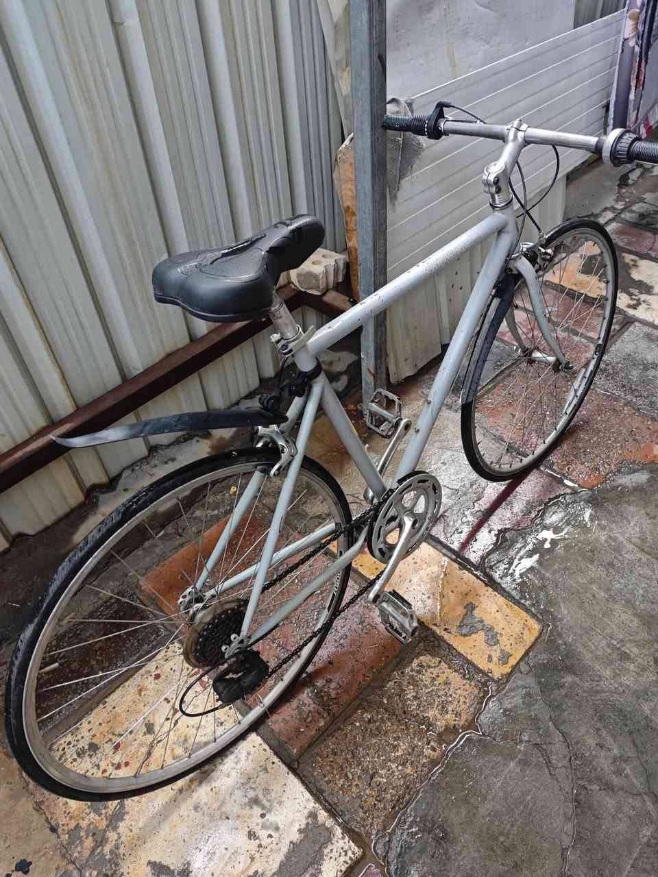 سلام عليكم بايسكل للبيع نضيف حجم الفريم M
مكينة شيمانو 7 سرع
نقص فقط ستاند 
سعر 80 بي مجال حك الجية 
للتواصل ***********
مكاني البياع الرسالة الثانية
