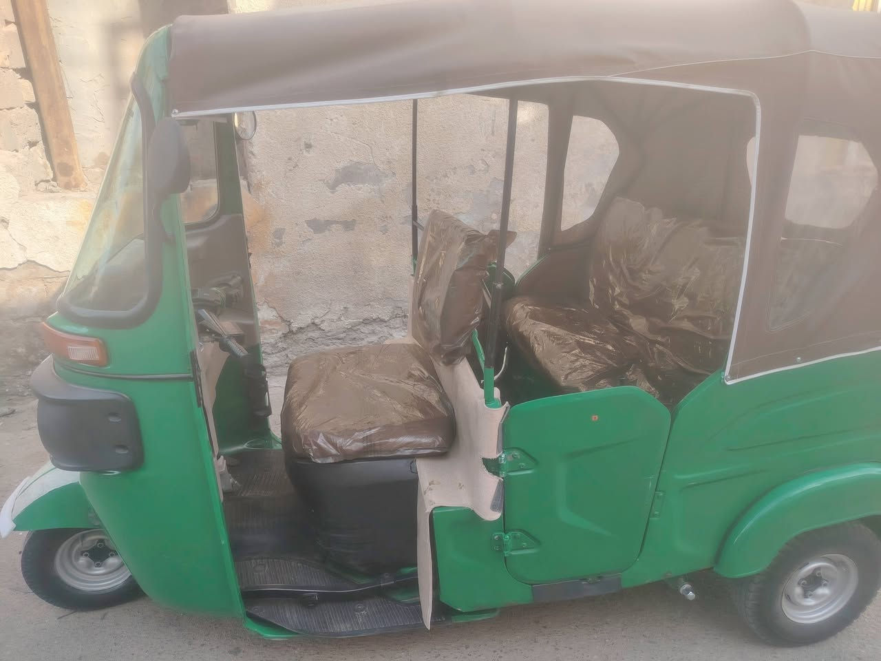 سلام عليكم تكتك لبيع موديل 23 مضلع ام الكنر بيها ضربه صفحه ولباقي كفاله حته المكينه كفاله تحويل ثاني يوم العنوان بصره 5ميل *********** السعر 7750
