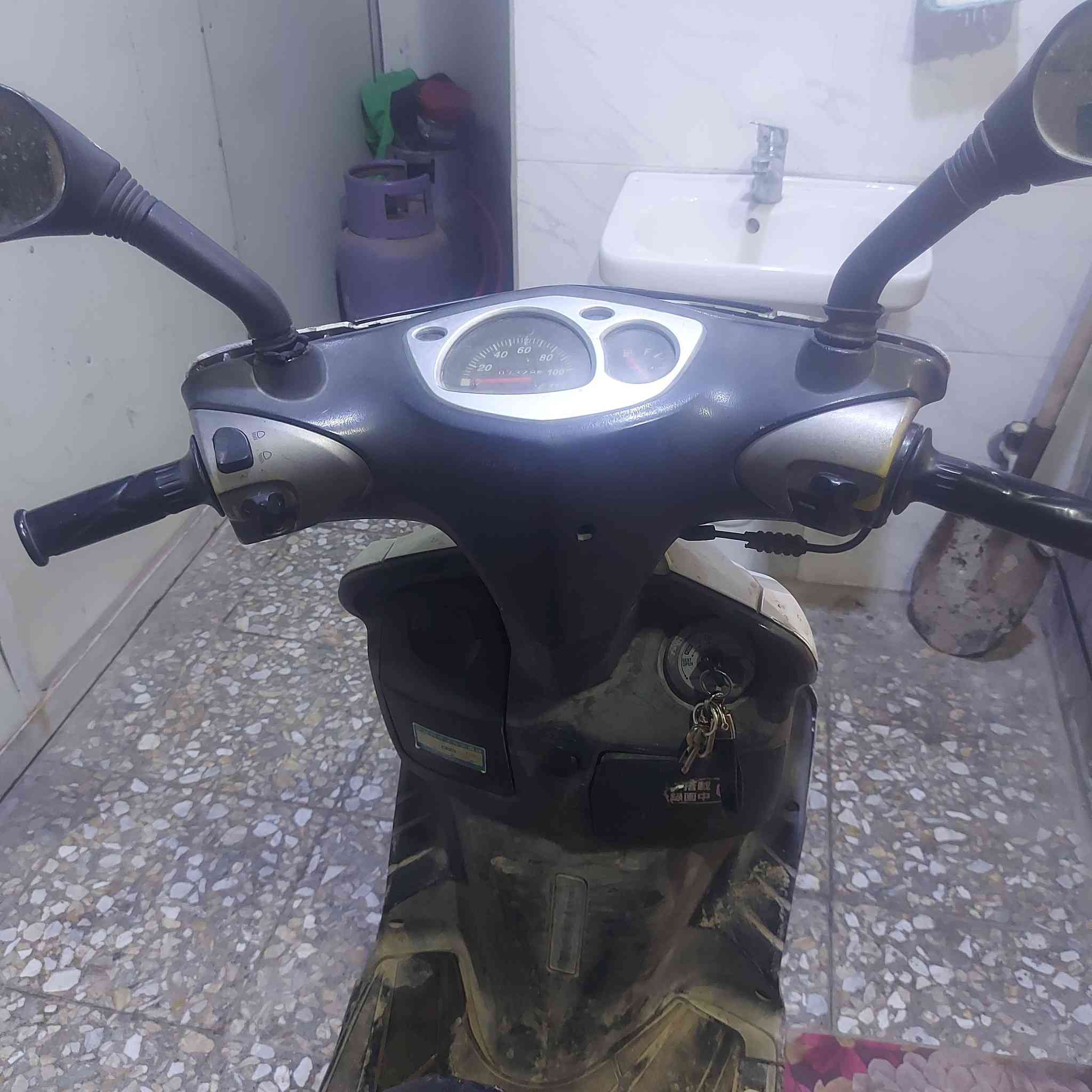 دراجه البيع 
دراجه شغاله وكهرباء شغاله يراد تجفيت الرقم ٠٧٧٠ ٦٥٦ ٩٩ ٥٥  بغداد العبيدي
