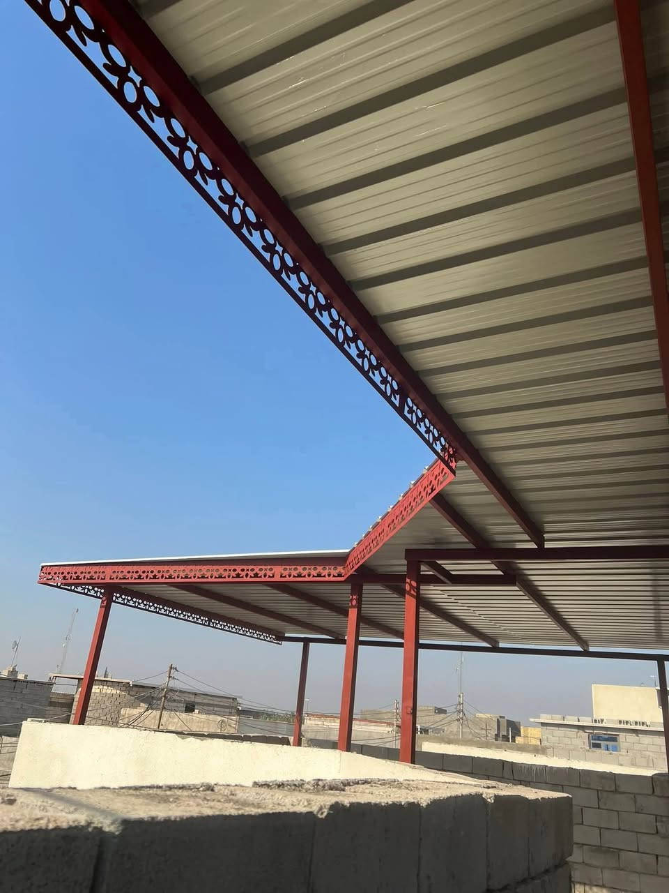 يعلن معمل حداده ابو فاطمه للحداده العامه عن تخفيض للسقائف الكيسبان وسقائف الصطح كيربي بسعر 24 الف فقط للمتر كرسته وعمل *********** قضاء المدينه شارع الهلالي قرب مدارس الامين الصادق
