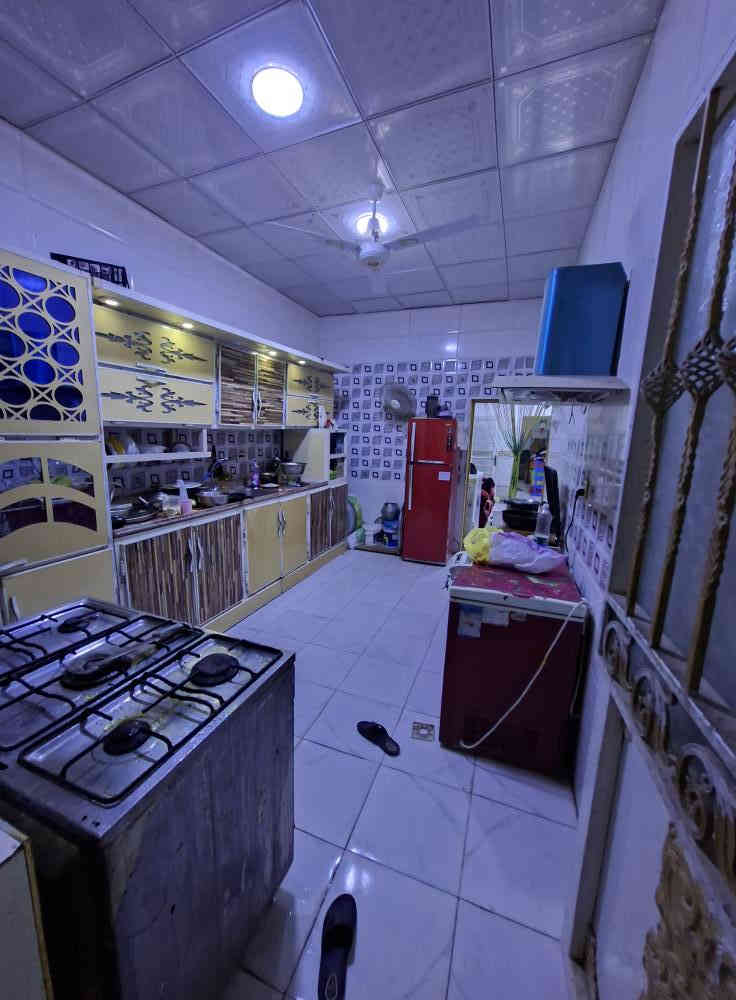 البيت اللبيع. كوفه شارع المطار القديم.  البيت قريب  عل شارع.  . المساحه 170 متر.  السعر 50 وبي مجال.  الستفسار يوجد وتساب ***********
