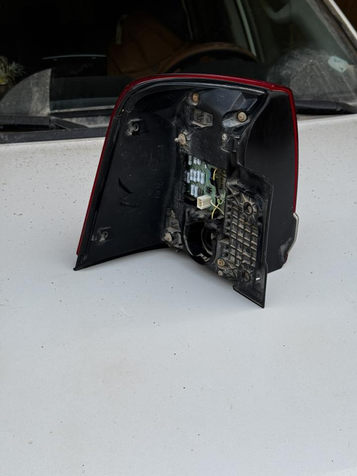 بكلايت لاند كروز بلادي + هوك لاندكروز بلادي 
ثنيهن بـ90 الف مع التوصيل
ملاحظة/ البكلايت بي ضعف بالسكن 
 ***********
