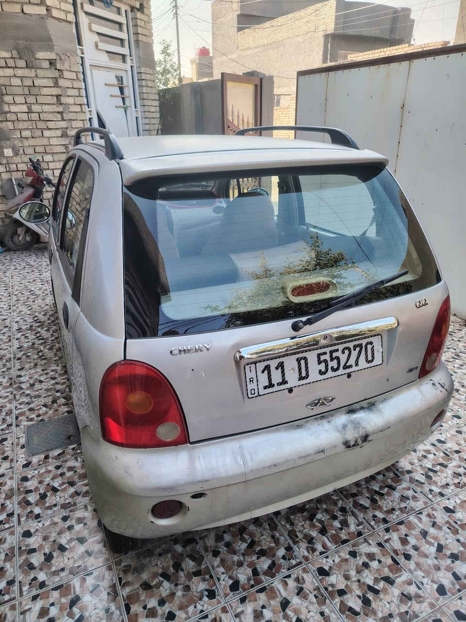 السلام عليكم للبيع كيو كيو موديل 2012  كير اوتو رقم بغداد بأسمي سيارة جاهزة وبلادية السعر 28 وبيها مجال بسيط مكان السياره بابل المسيب للاستفسار الاتصال على الرقم ***********
