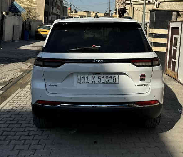 السلام عليكم 
جيب 2023 مواصفات لمتد بدون فتحه
كشنات جلد 
كشنات كهرباء 
كشنات تدفئه 
تدفئه بلستيرن
مري هيتر 
نظام الحفاظ على المسار 
حساسات امامي خلفي 
نقاط عمياء 
شاشه جبيره 
6 سلندر 3600 
وباقي مواصفات الجيب المعروفه 
ماشيه 18 الف ميل 
حادثها بدون ضربه قطع سرقه ومرجعات قطع اصليه بدون صبغ 
السعر 320 وبيها مجال 
مكاني الغدير ***********
