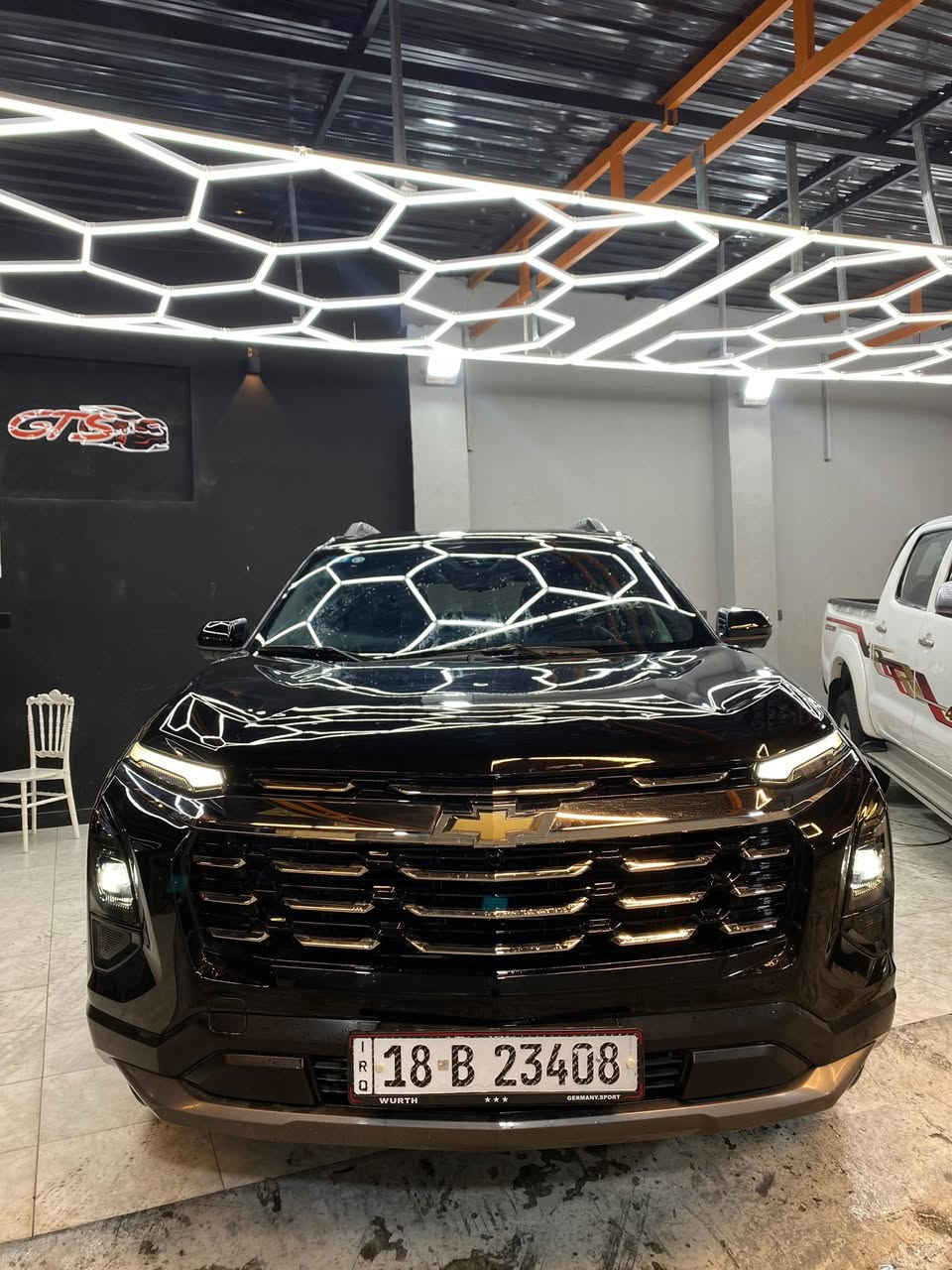 Chevrolet Equinox 2025 LT / اكوينكس 2025 Lt
السعر 165$ .

- الشكل الجديد كلياً.

مرقم شهداء بابل وكالة عامة 

حجز سنتين فقط 

زيرو ماشية 3 الف فقط 

فول مواصفات عدا البانوراما 

5 كامرات 360 درجة

دخول ذكي ترحيب تشغيل خارج داخل

بصمة تشغيل وبصمة ابواب وصندوك

رادار وسياقة ذاتية

شحن وايرلس 

شاشة متصلة 

صندوق كهرباء 

انارة LEDامامي خلفي 

وبعد بيها هواي مواصفات

حادث جاملغ وبنيد مبدل نفس اللون فقط يعني بدون صبغ

للاستفسار الاتصال ***********
