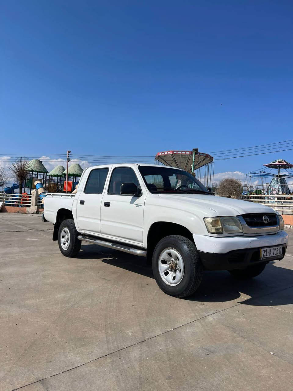 تويتا هايلوكس ٢٠٠٤ به خ 
ناوسور نمونه 
ته نها٤ پارچه بوياغ 
له سه رساسى پاش پيش كه بس بيليدران
ره قه م ئه سلى تاكو ٢٠٣٠ سه نه وى تازه
گيرو مه كينه به شه رت 
ده بل ئه كسل به شه رت
قه لادزى ***********
*********** بشدار, السليمانية
