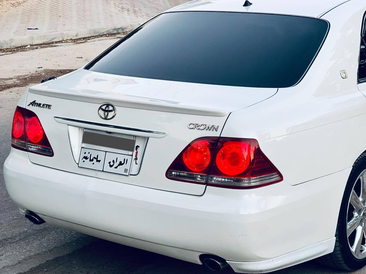 السلام عليكم 
(ادوات) بدون گص
للبيع تويوتا كراون شاهينه 🇯🇵
المواصفات:
سياره كفالة عامةً 
موديل 2005
علايم ذهبي 
فتحه 
داخل اسود جلد ملكي صاجيات احمر 
ويل دنكه كروم
بگ لايت ابو عيون 
لايت 5 قطع عدسه دواره 
مكينة 3000 V6 شاصي 182
5بصمات أربع ابواب والجنطة
سياره كلش حلوهه وجديده واحلى من صور 
السياره اثليت اصل رياضي 
مبيها اي نقص كاملة مكمله 
ملاحضه :السياره ادوات بدون رقم 
مكان السيارة سامراء 
للإتصال:***********
هـ 2 : ***********

