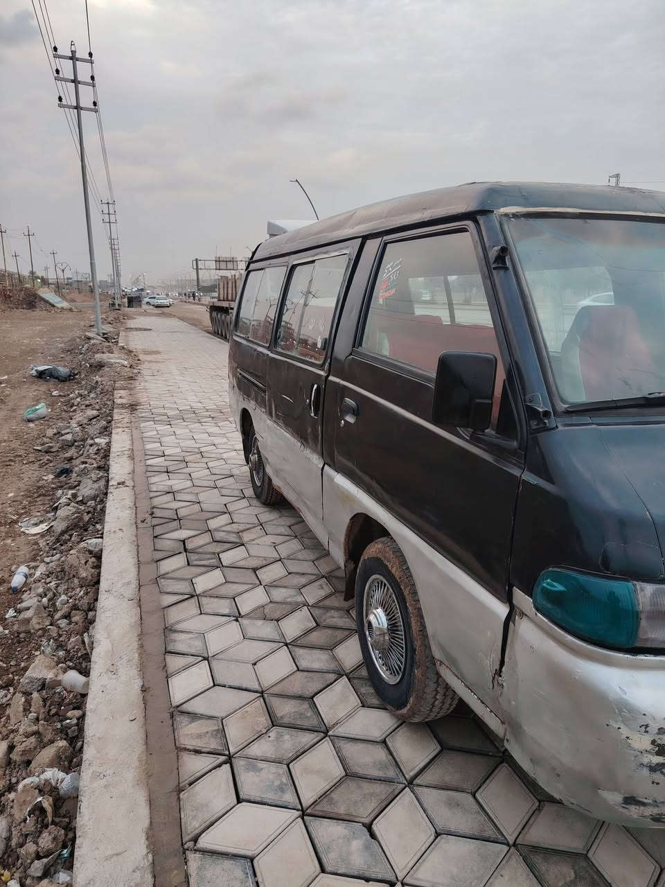 السلام عليكم من رخصه الادمن المحترم هوندا جريس ١٩٩٥ رقم بغداد الماني حرف (ف) مكينه وكير بنكوو نضيفات خير من الله اكسل نضيف شواصي نضيفه زوج تاير جدد سياره حلوه ومرتبه كبل لشغل راعيه ماوصله ابيع هل موجود سعرهه (19) وبيه مجال شراي يتصل (***********) مكاني ديالى
