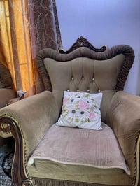 تخم قنفات للبيع عدد 10 مقاعد المكان اليرموك للاستفسار : 07744448611