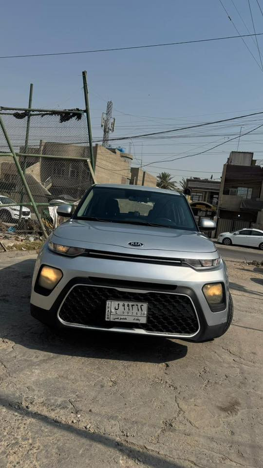 السلام عليكم
كيا صول 2020 للبيع
لون سلفر محرك 2000 دوش  رقم بغداد الماني 
سنوية ب اسمي 
مواصفاتها :
كاميرا
شاشة
رادار امامي
رادار خلفي
رادار جانبي
توقف ذاتي  امامي خلفي
مثبت سرعة
تحكمات ستيرن جهتين
ابل كار بلاي 
منافذ USB
وضعية قيادة عادي+سبورت
وباقي المواصفات المعروفة عدا الفتحة والبصمة
گير ومكينة خير من الله مكفولة
تبريد ثلج

مكاني بغداد العبيدي
السعر 130$  وبيها مجال بسيط

***********
