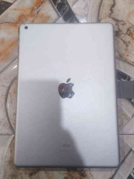 السلام عليك ايباد  9 ابل الجهاز جديد مكفول من كلشي الذاكره 64 ملحقاته كارتون وشاحنه وحافضه  الجهاز مثل ما موضوح بل صور بي شخوط قليله من الحافضه الجهاز السعر  250 
رقم  ***********
