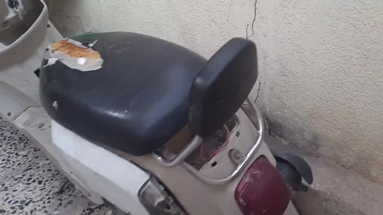سلام عليكم بوليسي للبيع شغاله شوته جديده كلجات جديده بيها شغلات جدد بس بيه نقص بل كهربائية مكاني كربلاء السعر 250 ***********
***********
