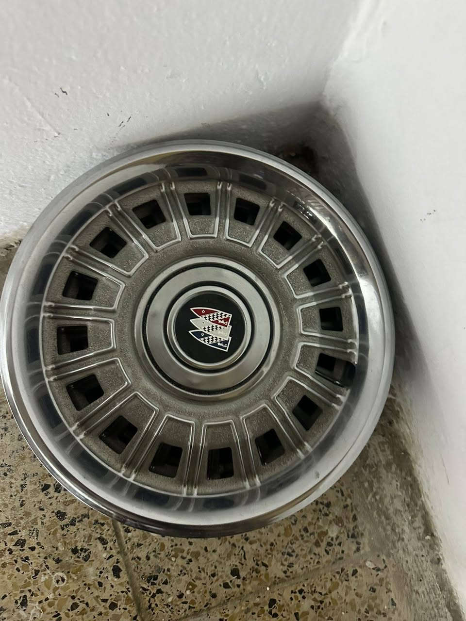 السلام عليكم تخم كبات 13 مختلفات نضيفات للبيع مكاني بغداد حي العدل ***********
