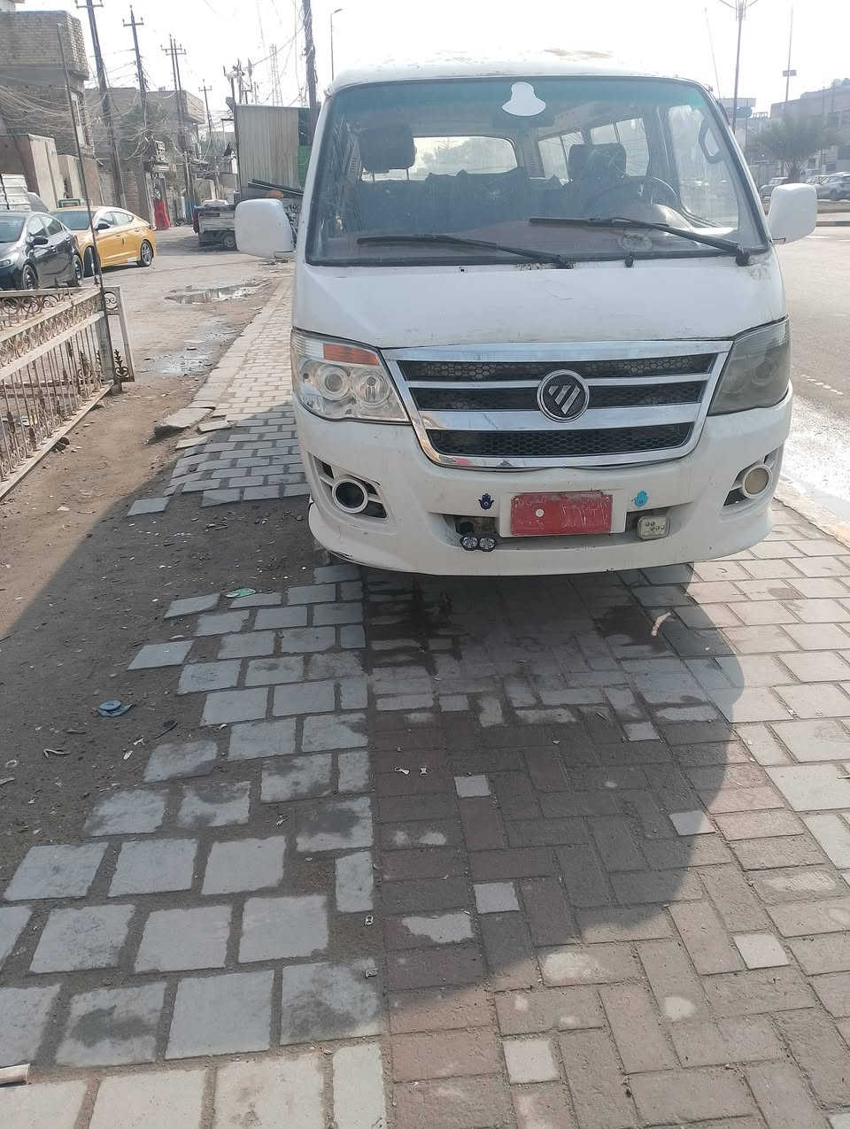 سياره للبيع موديل 2011 مكينه مكفوله كير اوتوماتيك سنويا عضم عاج العنوان بغداد  ***********
