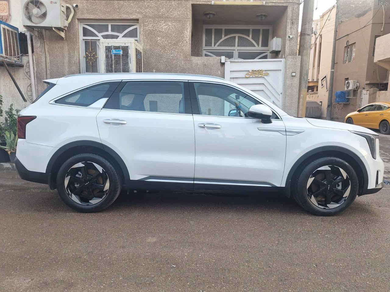 سورنتو الدولية ٢٠٢٤ محرك ٢٥٠٠ ٤سلندر نص فول ٣ قطع بارد السعر 250  مكان السياره الحريه 
*********** ماشيه 28 الف
