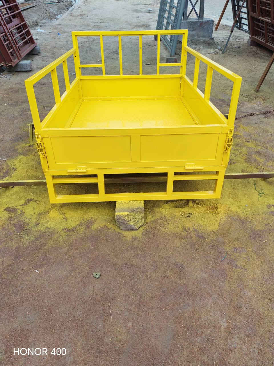 عمل بدي ستوته جميع الانواع اخو البلادي مثل ما موضح بالصور بالاضافة الى اللون المطلوب بسعر مناسب المكان
 البصرة الهوير قرب بانزين خانه حجي جبار الأهلية ***********
