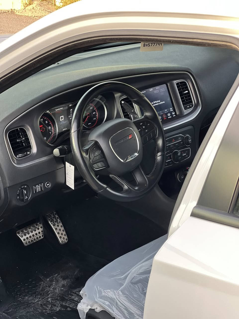 سلام عليكم
دوج جارجر 2020 GT
جيتي ابيض
كير مكينه اكسل شرط 
بدون ايرباك بدون دواخل
موصفات :-شاشه جبيره -نظام كار پلي -كشنات جلد -كشنات كهربائي -تحكم استيرن -تحكم سرعة -حساس خلفي -كشنات حضن -شفتات استيرن-سماعات باين صوت مجسم 
مابيه ضربه سياره البجم كبس الخلف كبس بدون ارباك   بيه بس على كد شبر صبغ فقط 
الهزه جديده وسنويه جديدة بشرط تحويل  
صدر امامي خلفي جديد
تايرات جديده
سياره جاهزه على اخر حبايه
بدون مراوسه فقط بيع
السعر ٢٤٠$ وبي مجال بسيط 
***********خابر او واتساب موجود
مكان سياره دهوك

