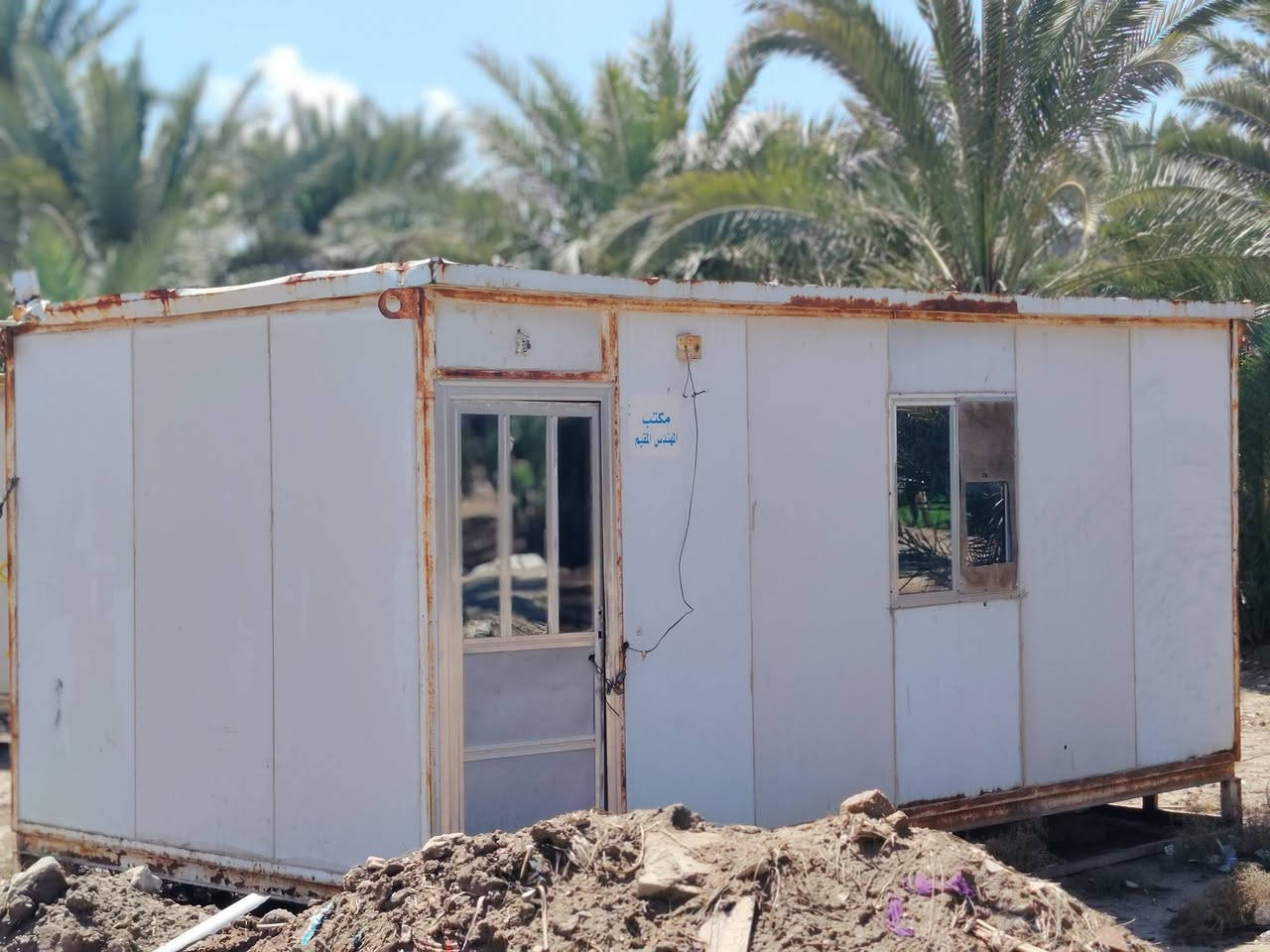 السلام عليكم اثنين كرفانات للبيع الطول سته والعرض ثلاثه رقم الاستفسار /***********/
