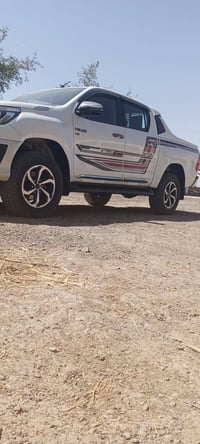 هايلوكس موديل 20 سيارة مكفولة سونار ماشة 128 الف رقم بغداد سنوية جديدة...