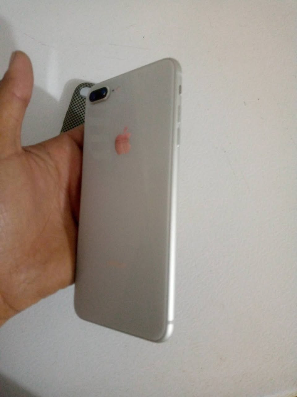 سلام عليكم 8 بلاص الجهاز نضيف حيل كله شغال وبلاد شاشه بلاديه 3 خيارات بطاريه 83 بلاديه شرط لا معلايه ولا مبدله بصمه شغاله سماعات كاميرات خط كله شغال ذاكره 256 نموذج m  ضهر كزاز الجهاز شرط مامفتوح ابد.  اطيك ضمان شهر شرط اذا مفتوح بي شي سعر  ويا حافظه ولزكه وشاحنه اصليات شرط سعر 185 وبي مجال قليل عنوان واسط داموك رقم ***********
