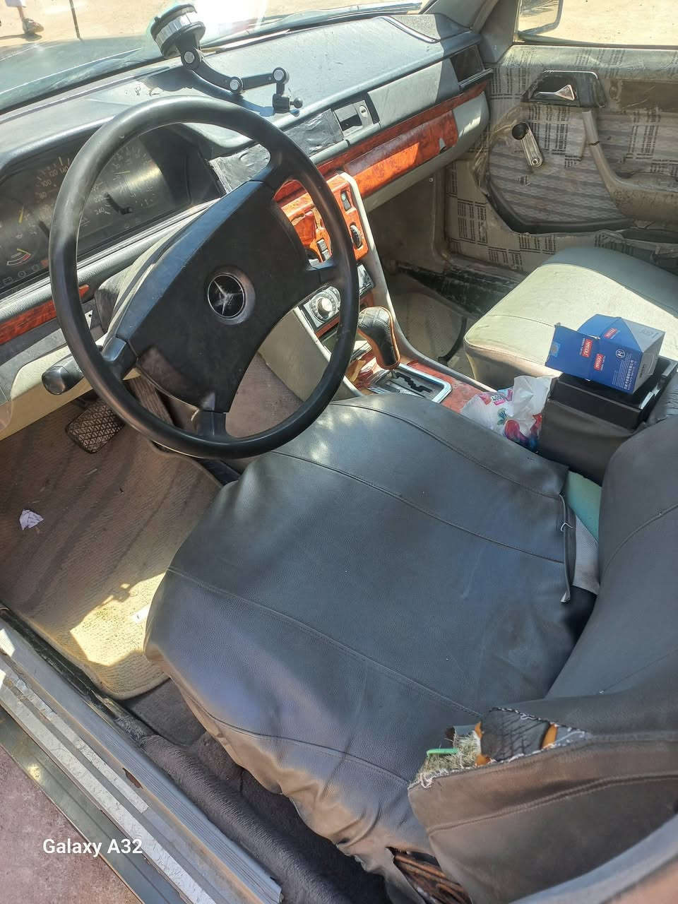 موديل ٩٠
مكينه كير شرط الشغل حداديه 

قواعد...#معمرات 

سنويه لل٢٧ 

رقم دولي..  شرط التحويل 

لون #رصاصي_فيراني ...

سوك الشيوخ ***********
سعرها ٣٧$
